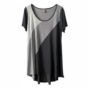 Paper Crane Knit Tunic Tee Size Large Colorblock Gray White Asymmetrical Stripe